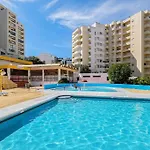 T2 With Pool, 300m From The Apartamento *