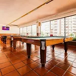 T2 With Pool, 300m From The アパート