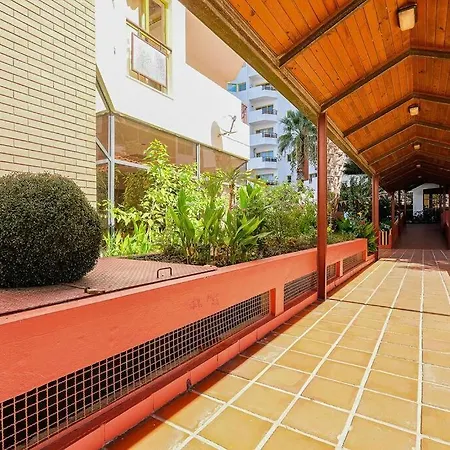T2 With Pool, 300m From The Apartamento