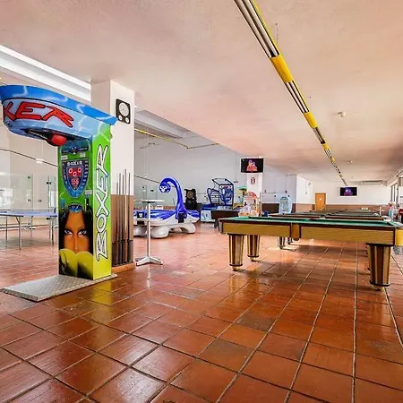 Appartement T2 With Pool, 300m From The