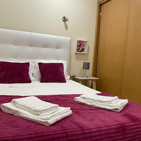 Apartamento T2 With Pool, 300m From The *