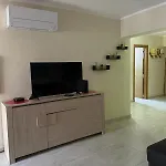 T2 With Pool, 300m From The Apartment Portimao