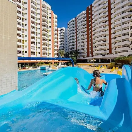 T2 With Pool, 300m From The Apartment Portimao