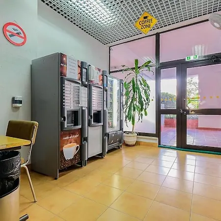 T2 With Pool, 300m From The بورتيماو