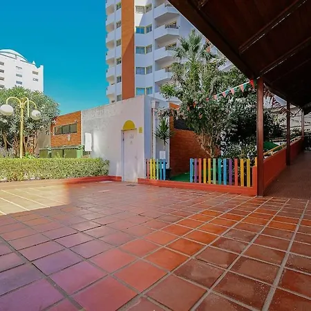 T2 With Pool, 300m From The Portimao