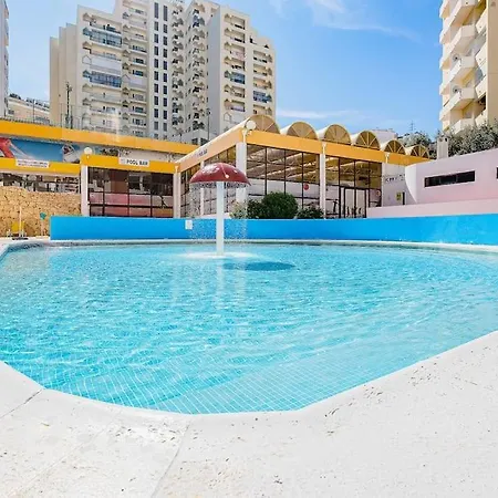 T2 With Pool, 300m From The Apartment