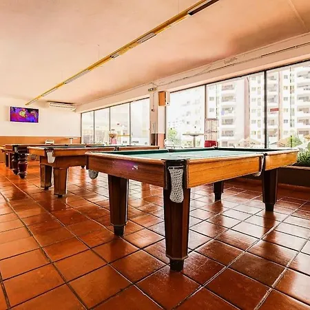 T2 With Pool, 300m From The Apartment