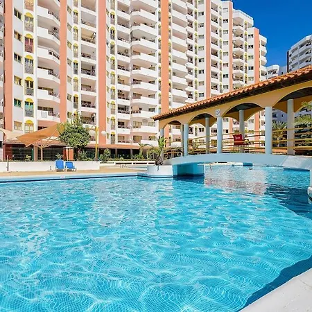 T2 With Pool, 300m From The Apartment Portimao