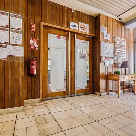 T2 With Pool, 300m From The Portimão