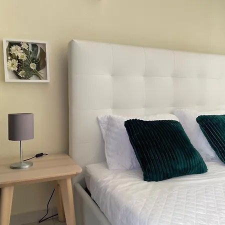 T2 With Pool, 300m From The *