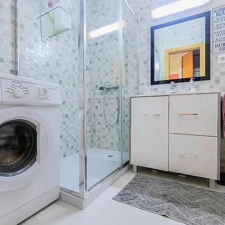 T2 With Pool, 300m From The *