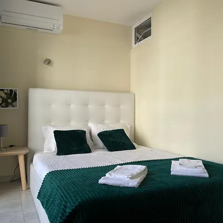 T2 With Pool, 300m From The פורטימאו